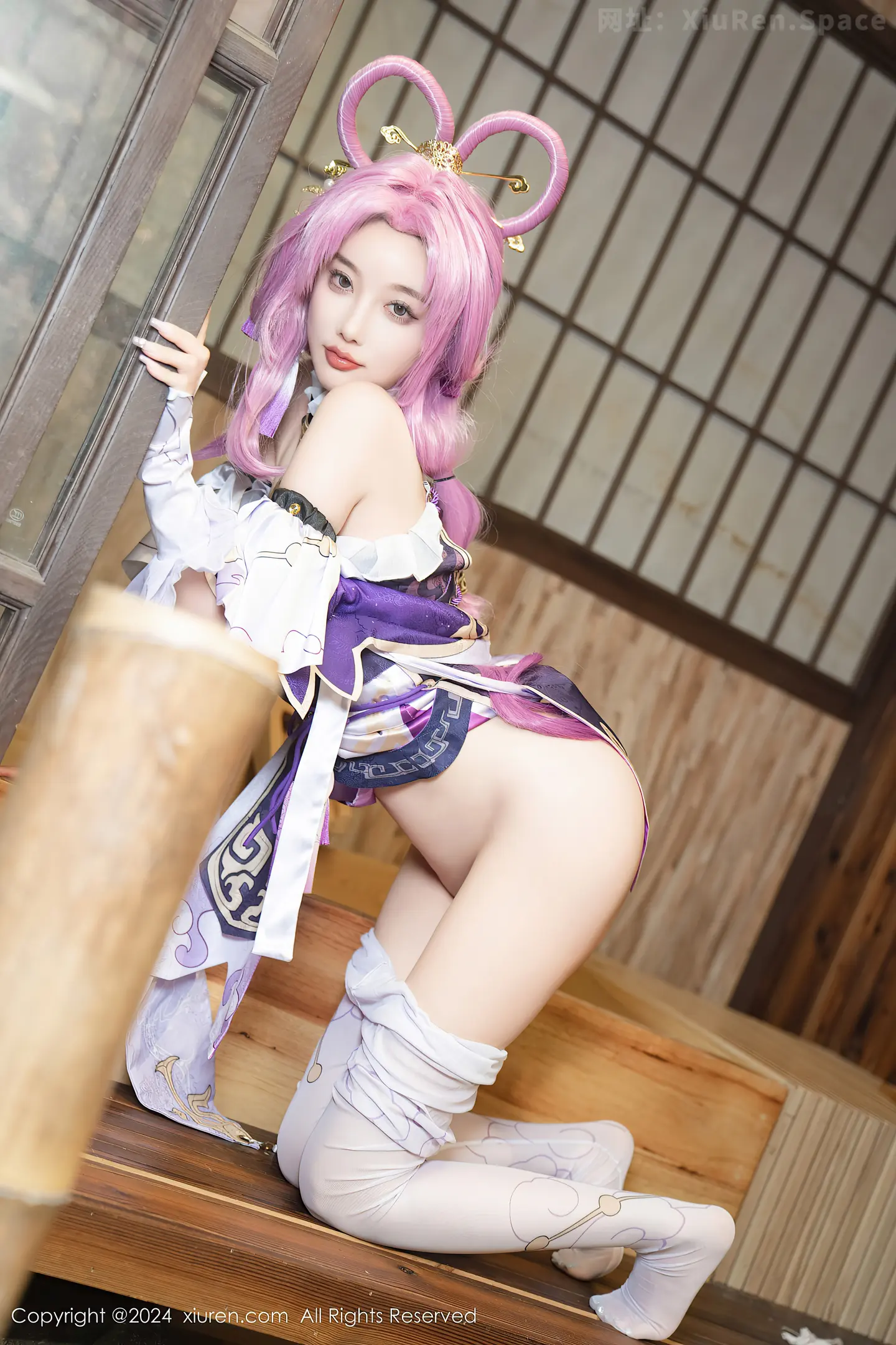 图片[6]-[XiuRen秀人网]VOL.8943 女神杨晨晨Yome性感紫色Cosplay服饰配白丝袜秀丰满身材诱惑写真79P-秀人网官方网站